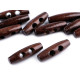 Nasturi lungi din lemn, model oval, 12x40 mm - Red-brown (500 Bucăți) Nasturi lungi din lemn, model oval, 12x40 mm - Red-brown (500 Bucăți)