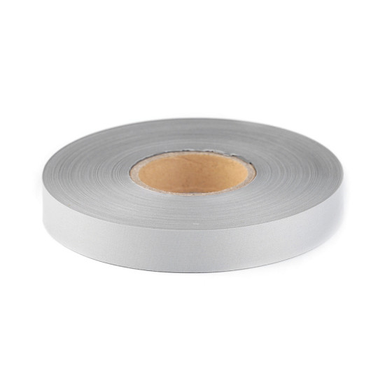 Bandă reflectorizantă de cusut, lățime 20 mm - Gri porumbel (100 Metri) Bandă reflectorizantă de cusut, lățime 20 mm - Gri porumbel (100 Metri)