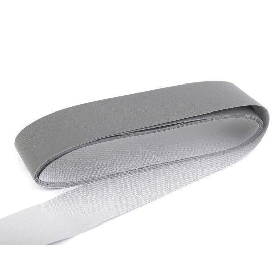 Bandă reflectorizantă de cusut, lățime 20 mm - Gri porumbel (100 Metri) Bandă reflectorizantă de cusut, lățime 20 mm - Gri porumbel (100 Metri)