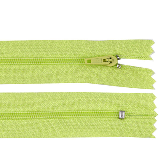 Fermoar spiralat nedetașabil no 3, lungime 18 cm - Verde kaki (10 Bucăți) Fermoar spiralat nedetașabil no 3, lungime 18 cm - Verde kaki (10 Bucăți)