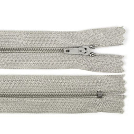 Fermoar spiralat nedetașabil no 3, lungime 18 cm - Verde kaki (10 Bucăți) Fermoar spiralat nedetașabil no 3, lungime 18 cm - Verde kaki (10 Bucăți)