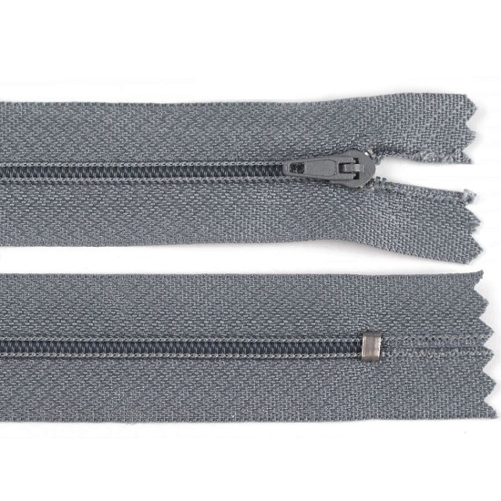 Fermoar spiralat nedetașabil no 3, lungime 18 cm - Verde kaki (10 Bucăți) Fermoar spiralat nedetașabil no 3, lungime 18 cm - Verde kaki (10 Bucăți)