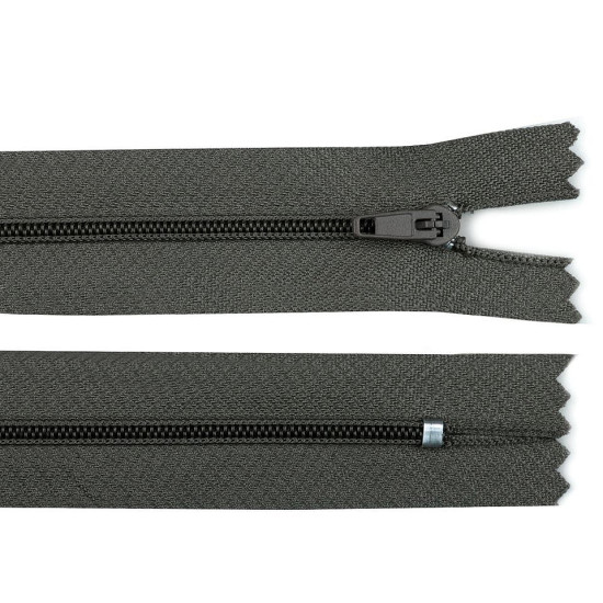 Fermoar spiralat nedetașabil no 3, lungime 18 cm - Verde kaki (10 Bucăți) Fermoar spiralat nedetașabil no 3, lungime 18 cm - Verde kaki (10 Bucăți)