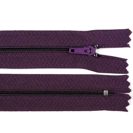 Fermoar spiralat nedetașabil no 3, lungime 20 cm - Roșu (50 Bucăți) Fermoar spiralat nedetașabil no 3, lungime 20 cm - Roșu (50 Bucăți)