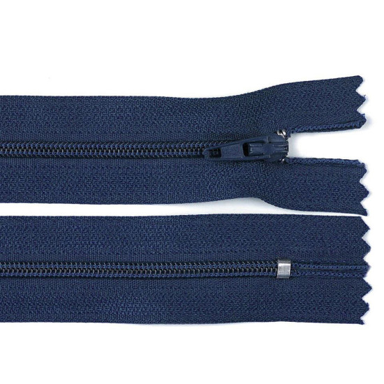 Fermoar spiralat nedetașabil no 3, lungime 20 cm - Roșu (50 Bucăți) Fermoar spiralat nedetașabil no 3, lungime 20 cm - Roșu (50 Bucăți)