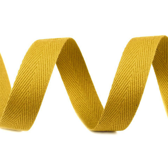 Bandă din bumbac herringbone, lățime 14 mm - Roșu (50 Metri) Bandă din bumbac herringbone, lățime 14 mm - Roșu (50 Metri)