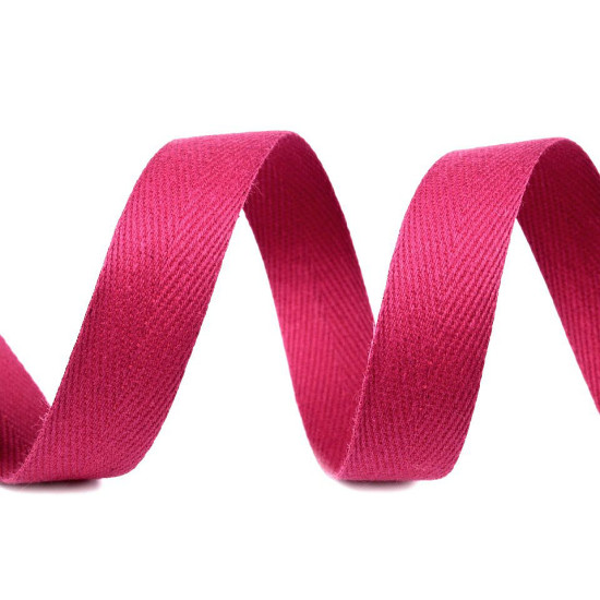 Bandă din bumbac herringbone, lățime 14 mm - Roșu (50 Metri) Bandă din bumbac herringbone, lățime 14 mm - Roșu (50 Metri)