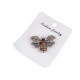 Brosa albina cu pietre - Platinum (1 Bucată) Brosa albina cu pietre - Platinum (1 Bucată)