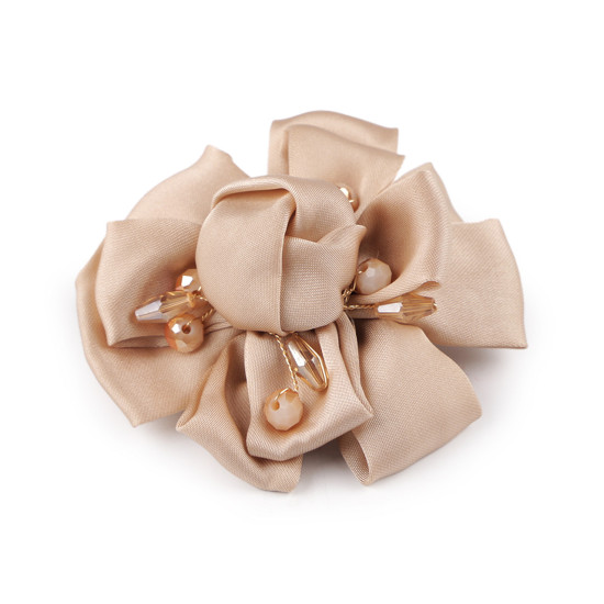 Brosa floare din satin cu strasuri ø7 cm - Bej (12 Bucăți) Brosa floare din satin cu strasuri ø7 cm - Bej (12 Bucăți)
