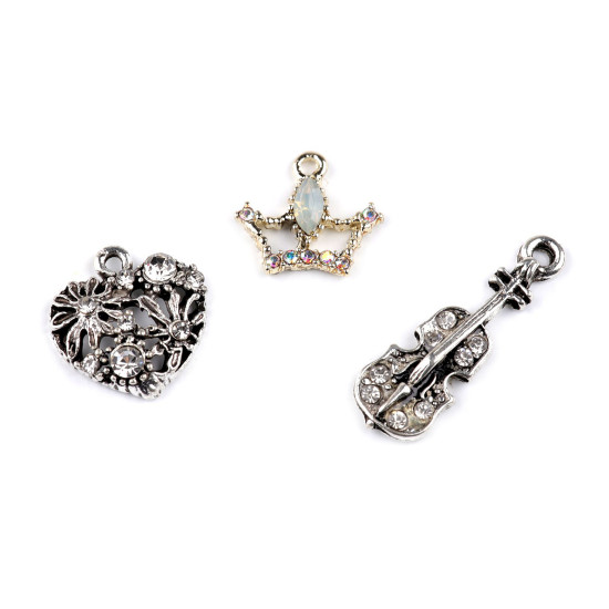 Pandantive cu strasuri inimă, vioară, coroană - Platinum (2 Bucăți) Pandantive cu strasuri inimă, vioară, coroană - Platinum (2 Bucăți)