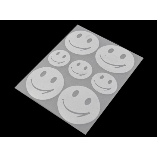 Aplicații termoadezive reflectorizante, diverse modele - Gri perlă (10 Saci) Aplicații termoadezive reflectorizante, diverse modele - Gri perlă (10 Saci)