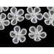 Flori din organza cu perlă, ø2,5 cm - Off white (120 Bucăți) Flori din organza cu perlă, ø2,5 cm - Off white (120 Bucăți)