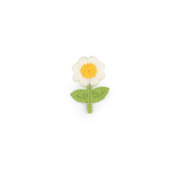 Floare brodata 2,4x3,7 cm - Crem deschis (10 Bucăți)