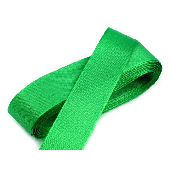 Panglică din tafta, lățime 25 mm - Verde lime (10 Metri) Panglică din tafta, lățime 25 mm - Verde lime (10 Metri)