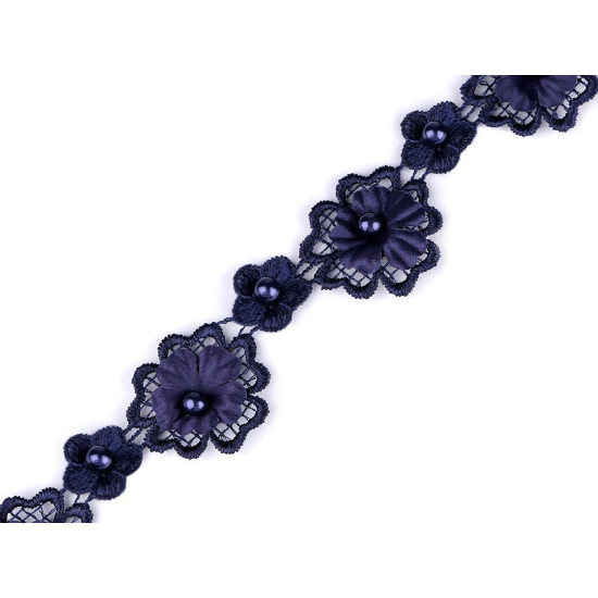 Dantelă guipure flori 3d cu perlă, lățime 30 mm - Bleu nu-mă-uita (1 Metru) Dantelă guipure flori 3d cu perlă, lățime 30 mm - Bleu nu-mă-uita (1 Metru)