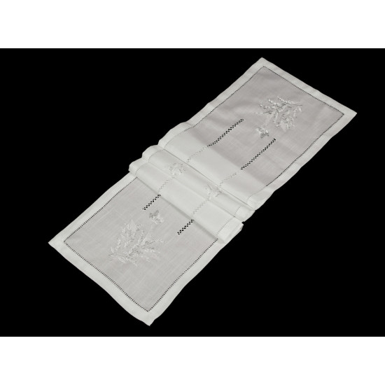 Față de masă textilă brodată 40x160 cm - Off white (2 Bucăți) Față de masă textilă brodată 40x160 cm - Off white (2 Bucăți)