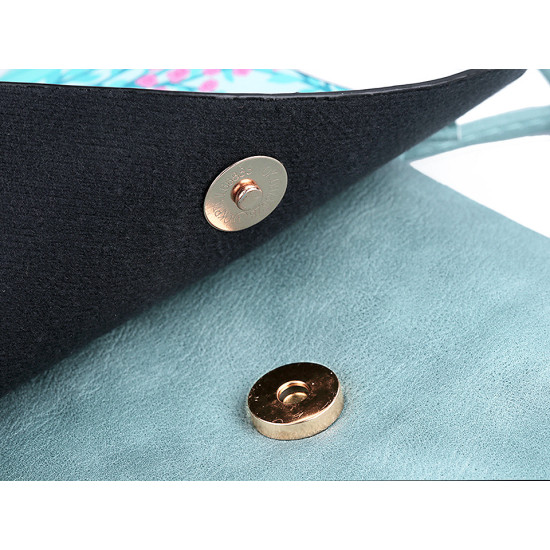 Gentuță crossbody, diverse motive, 15,5x21 cm - Roșu (1 Bucată) Gentuță crossbody, diverse motive, 15,5x21 cm - Roșu (1 Bucată)