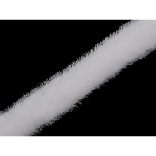 Blană sintetică decorativă, lățime 3 cm - Verde salvie deschis (5 Metri) Blană sintetică decorativă, lățime 3 cm - Verde salvie deschis (5 Metri)