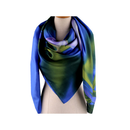 Esarfa mare din satin cu flori 130x135 cm - Roșu deschis (1 Bucată) Esarfa mare din satin cu flori 130x135 cm - Roșu deschis (1 Bucată)