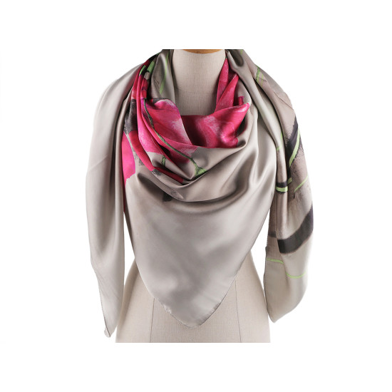 Esarfa mare din satin cu flori 130x135 cm - Roșu deschis (1 Bucată) Esarfa mare din satin cu flori 130x135 cm - Roșu deschis (1 Bucată)