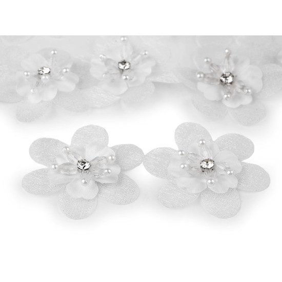 Floare cu piatricica si margele pentru cusut si lipit ø4,5 cm - Roz pudrat (10 Bucăți) Floare cu piatricica si margele pentru cusut si lipit ø4,5 cm - Roz pudrat (10 Bucăți)