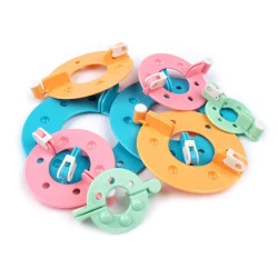 Set confecţionat pompoane, 4 dimeniuni - Conform imaginii (1 Cutie)