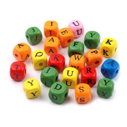 Mărgele cubice din lemn cu litere, 10x10 mm - Mix (1000 Grame)