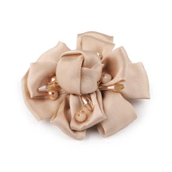 Brosa floare din satin cu strasuri ø7 cm - Bej (1 Bucată)
