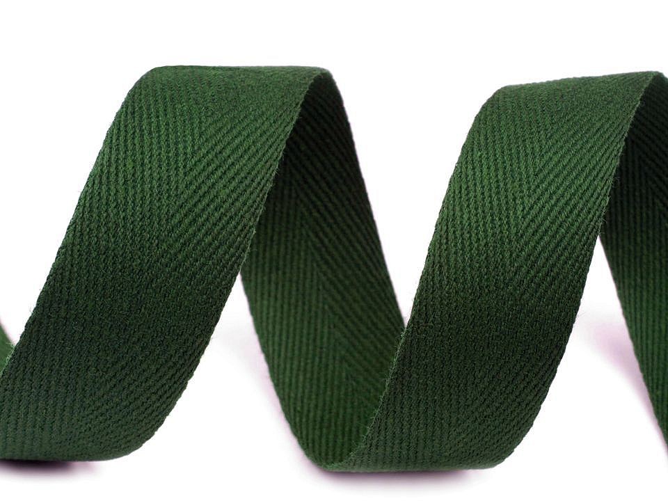 Bandă din bumbac Herringbone, lățime 20 mm (rola 50 m) - verde brad Bandă din bumbac Herringbone, lățime 20 mm (rola 50 m) - verde brad