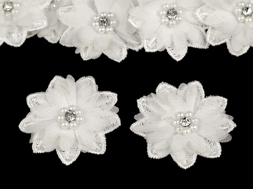 Flori textile cu perle, Ø50 mm, crem foarte deschis, 10 buc. Flori textile cu perle, Ø50 mm, crem foarte deschis, 10 buc.