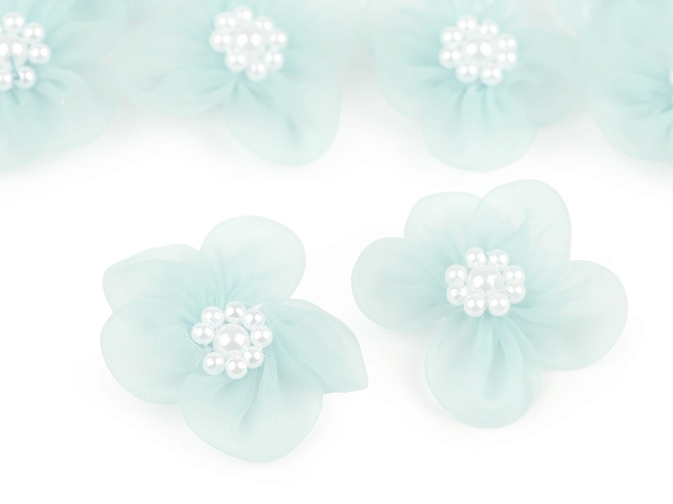Flori din organza cu perle, Ø30 mm, verde mentă, 10 buc. Flori din organza cu perle, Ø30 mm, verde mentă, 10 buc.