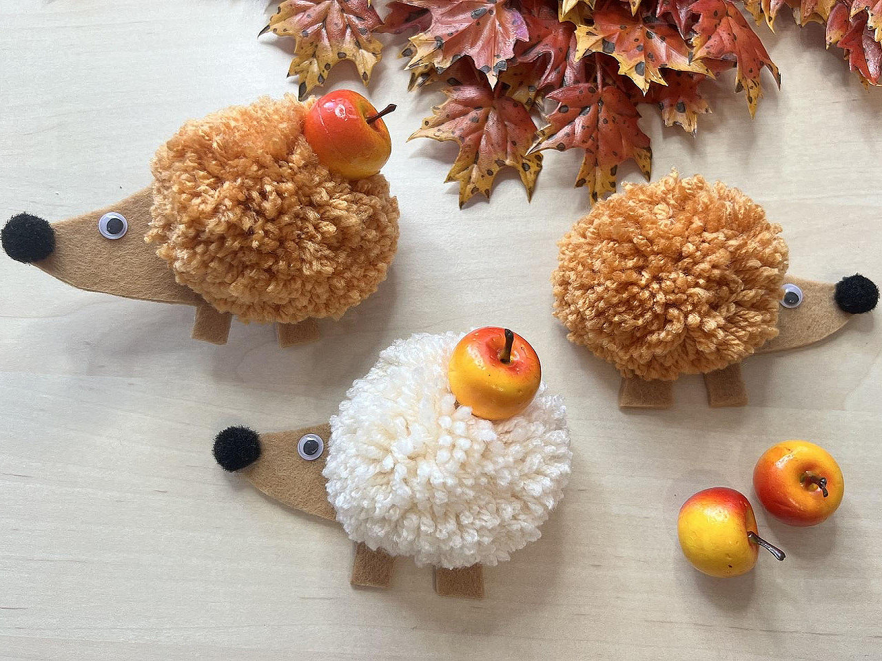 Set confecţionat pompoane, 4 dimeniuni - Mix mărimi (1 Set)