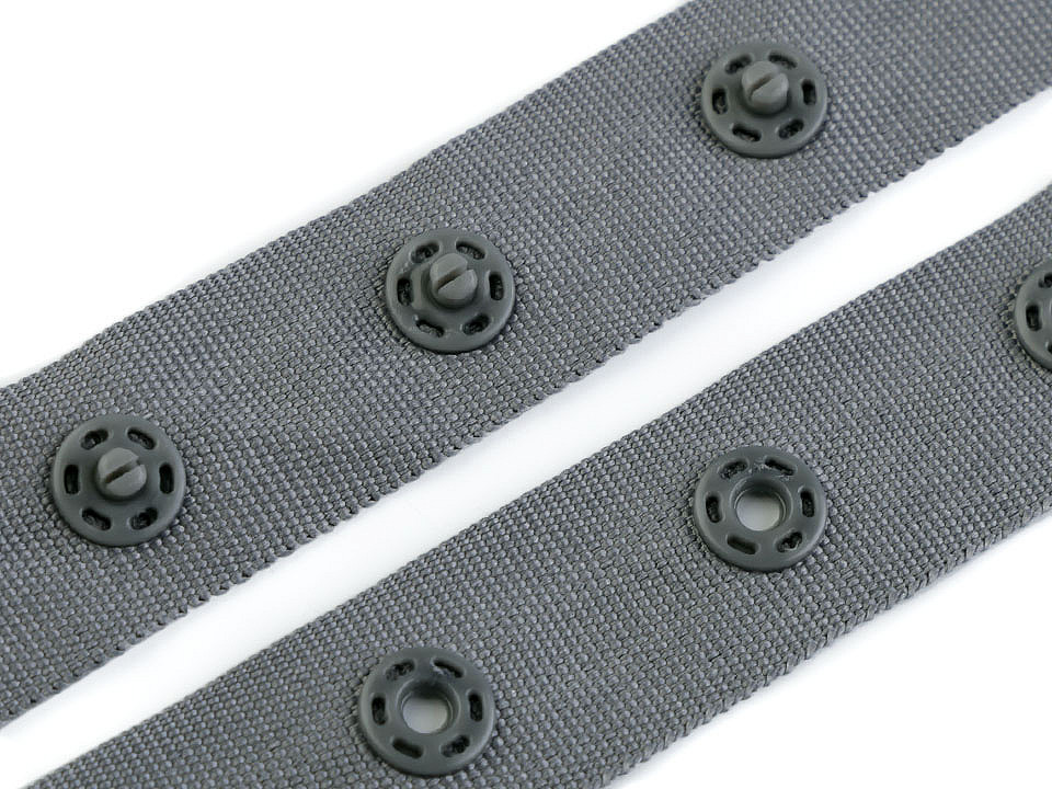 Bandă cu capse pentru confecții textile / body, lățime 18 mm - Nude (45 Metri) Bandă cu capse pentru confecții textile / body, lățime 18 mm - Nude (45 Metri)
