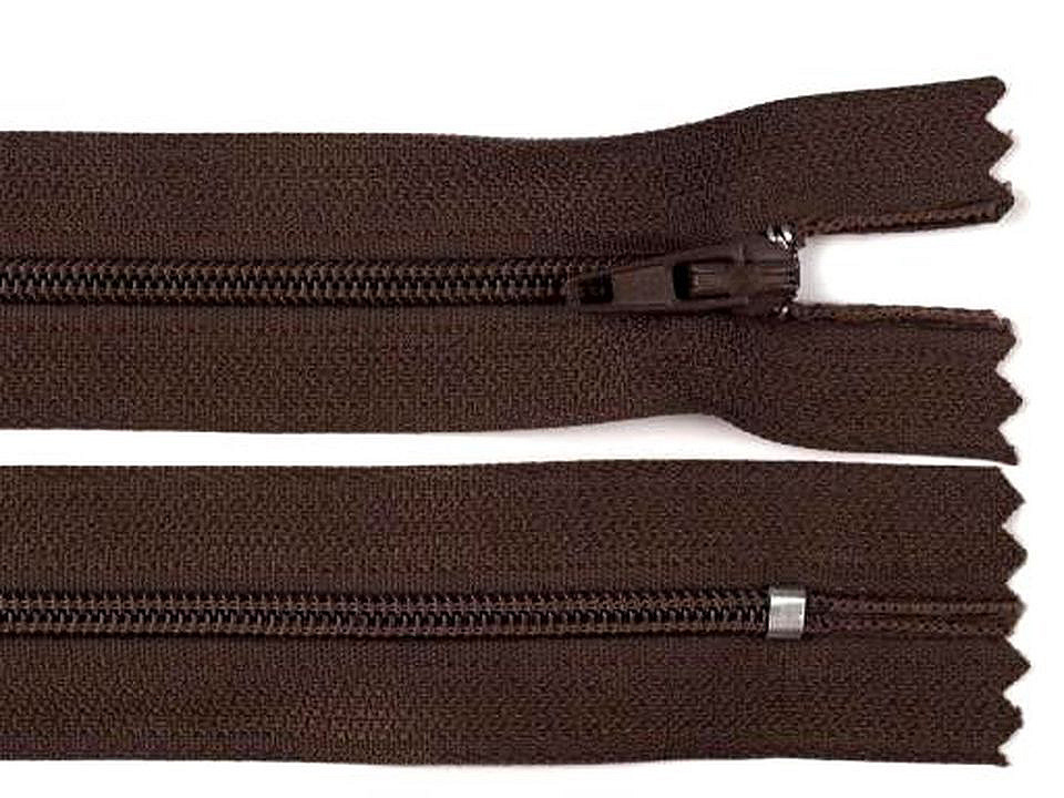 Fermoar spiralat nedetașabil no 3, lungime 18 cm - Verde kaki (10 Bucăți) Fermoar spiralat nedetașabil no 3, lungime 18 cm - Verde kaki (10 Bucăți)