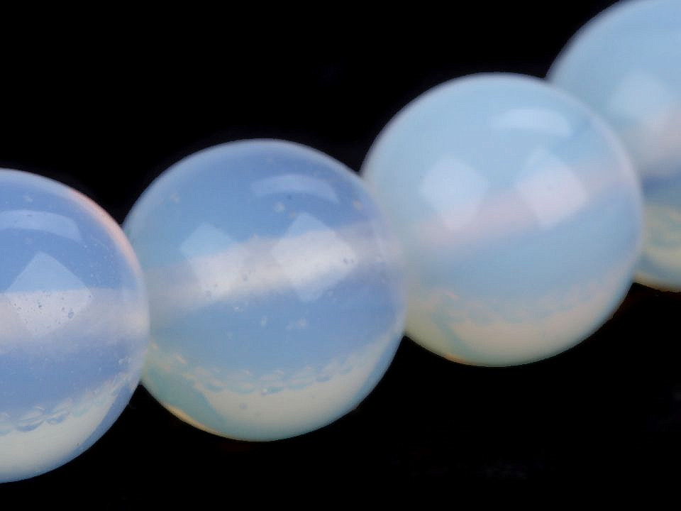 Brăţară cu mărgele opalit - Alb lăptos (1 Bucată)