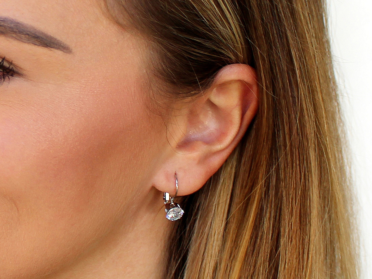 Cercei din oțel inoxidabil cu strasuri - Cristal (1 Pereche)