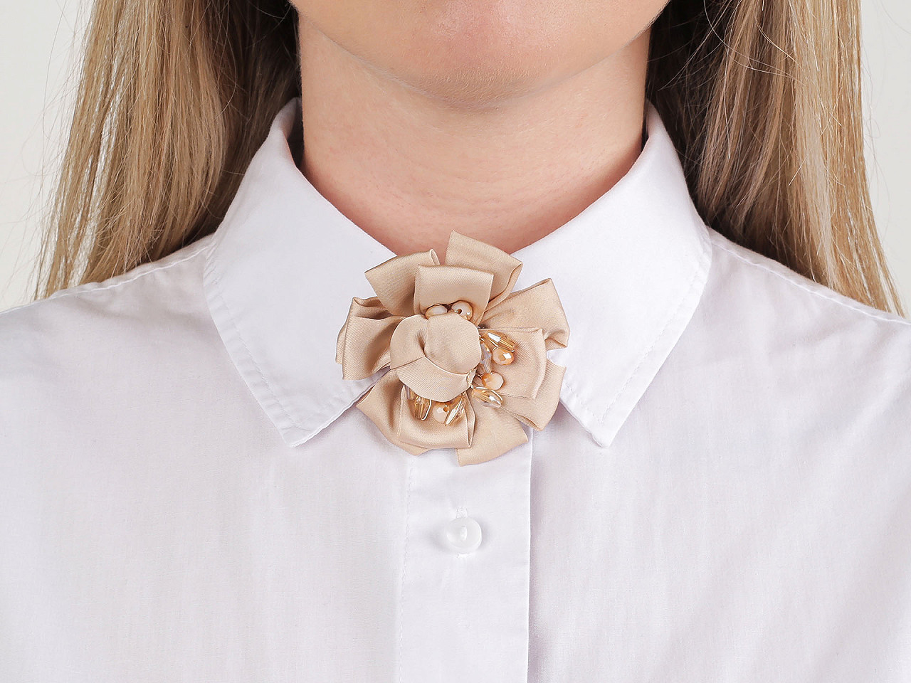 Brosa floare din satin cu strasuri ø7 cm - Albastru închis (6 Bucăți)