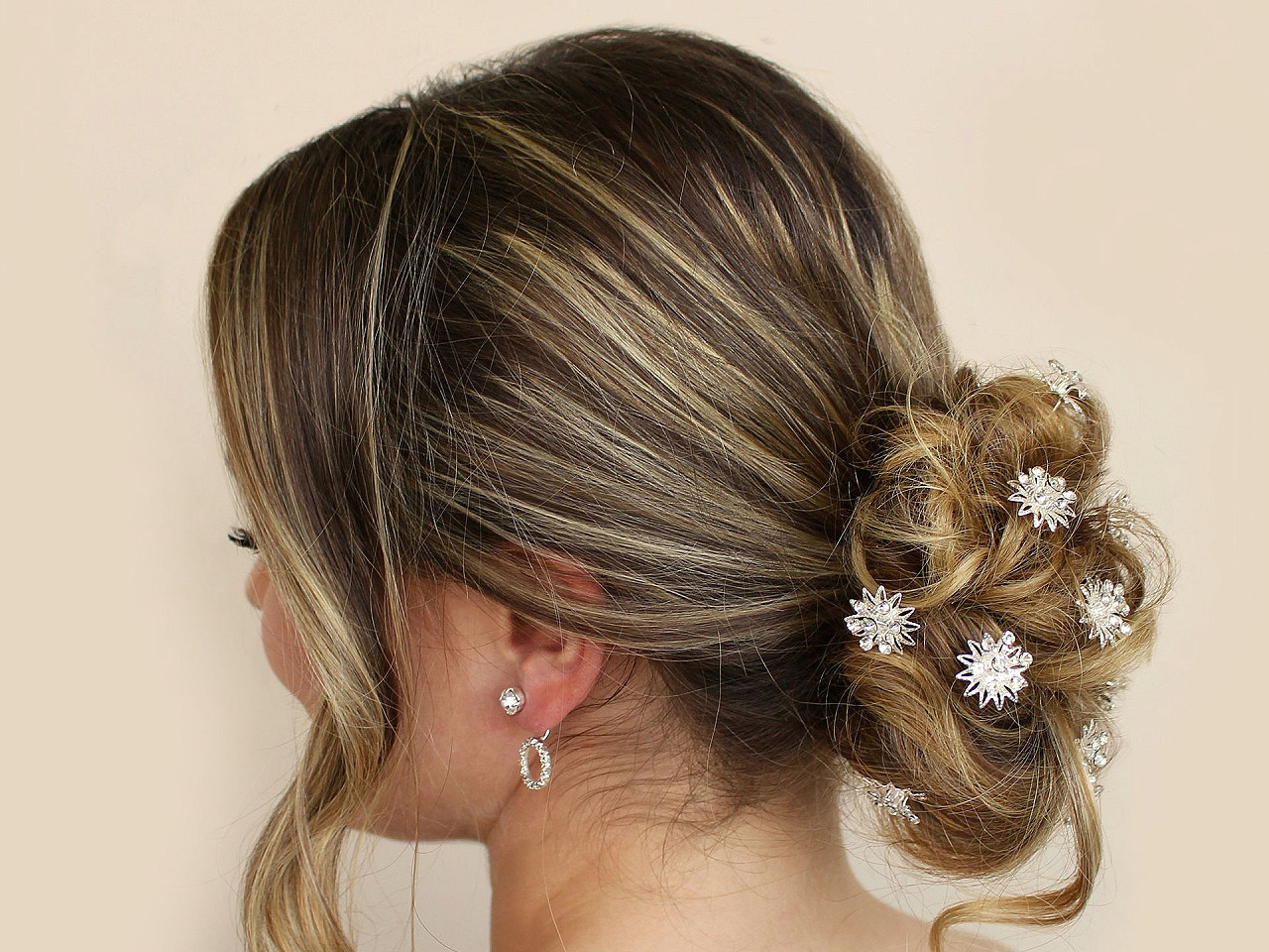 Ac de par floare cu strasuri ø18 mm - Cristal (12 Bucăți)