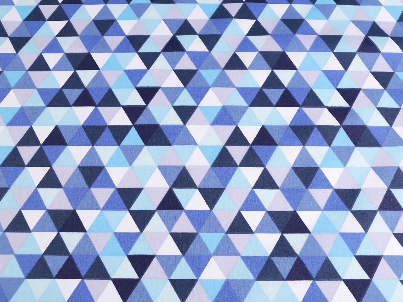Material bumbac imprimat, motive geometrice - Roz deschis (1 Metru) Material bumbac imprimat, motive geometrice - Roz deschis (1 Metru)