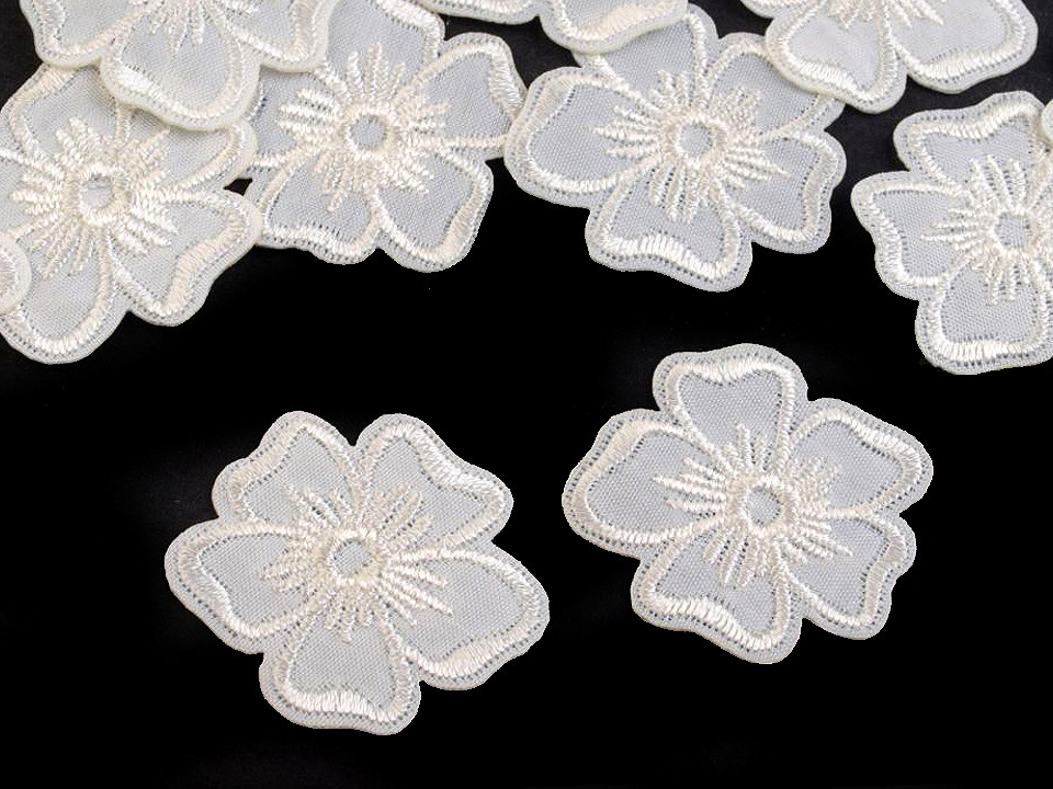 Aplicație termoadezivă brodată - floare - Roz deschis (10 Bucăți)