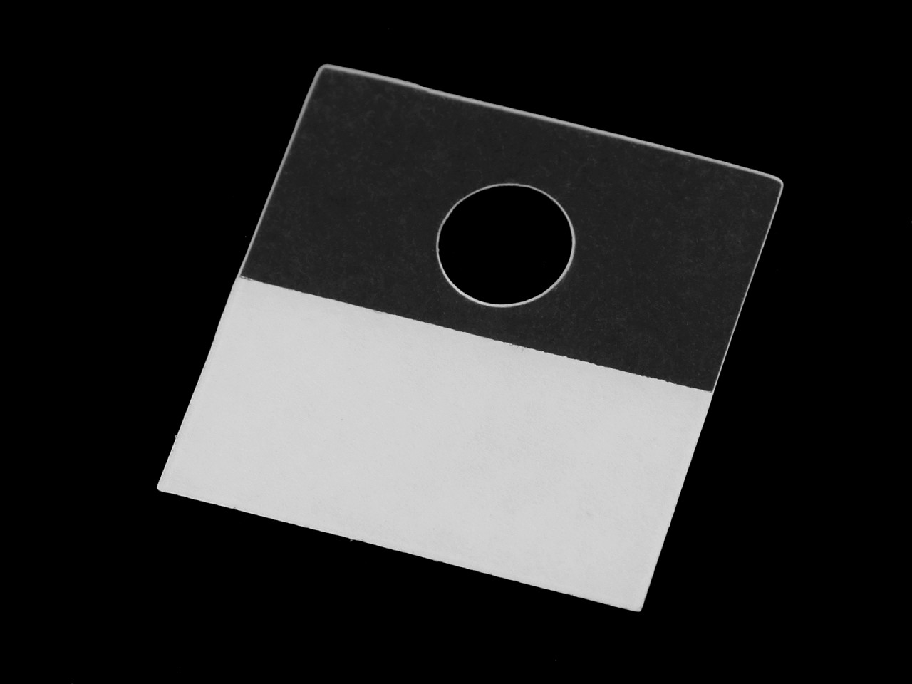 Agățători autoadezive de plastic cu eurohole, 30x30 mm, 30x35 mm - Transparent (100 Bucăți) Agățători autoadezive de plastic cu eurohole, 30x30 mm, 30x35 mm - Transparent (100 Bucăți)