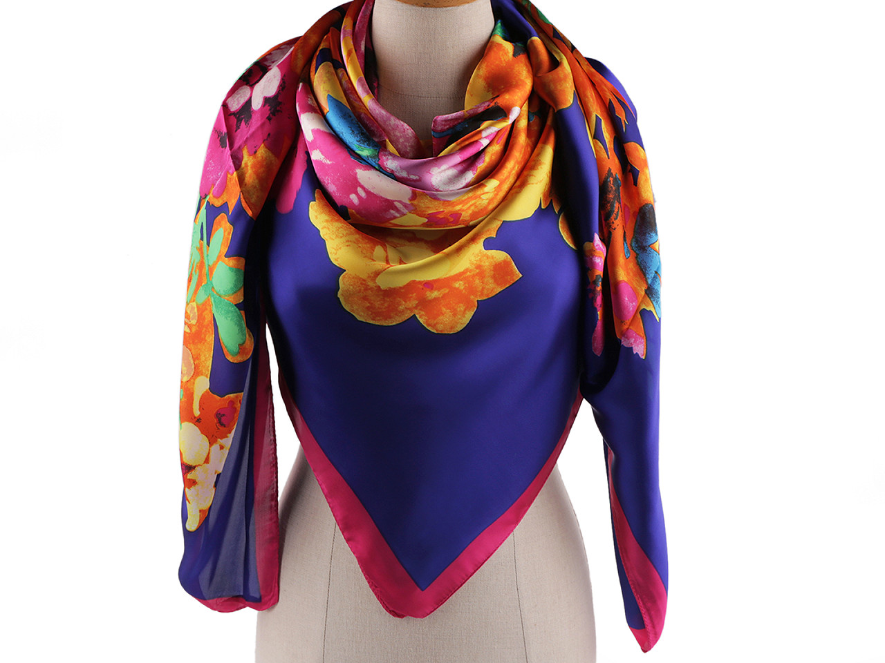 Esarfa mare din satin cu flori 130x135 cm - Roșu deschis (1 Bucată)