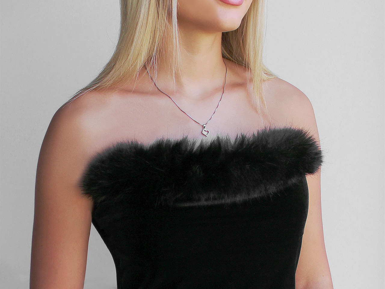 Blana sintetica decorativa rotunda latime 7 cm - Verde (1 Metru)