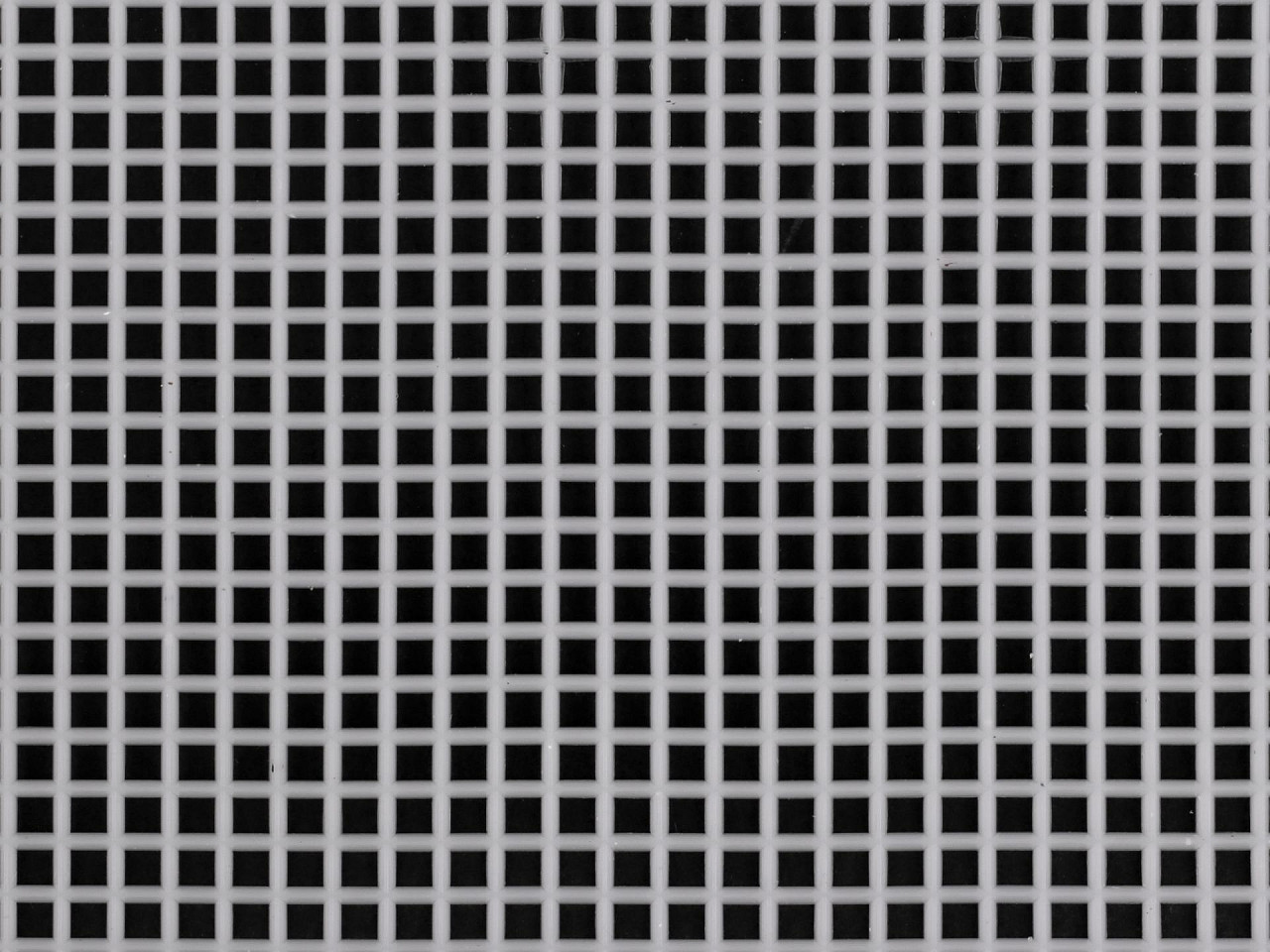 Plasa din plastic pemtru broderie / tapiserie 42x60 cm - Negru (1 Bucată)