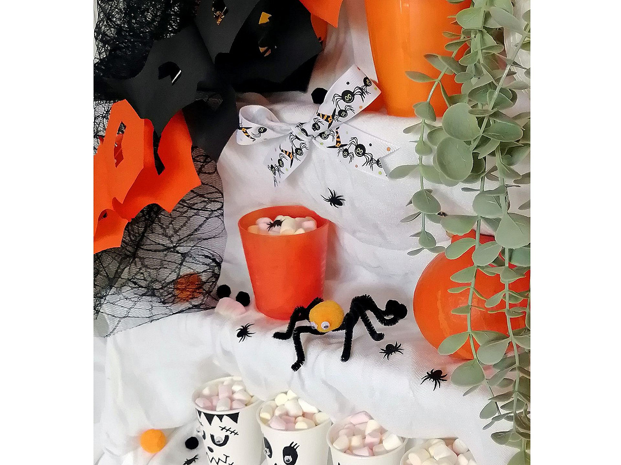 Pompoane mix culori ø20 mm - Orange-yellow (1 Sac)