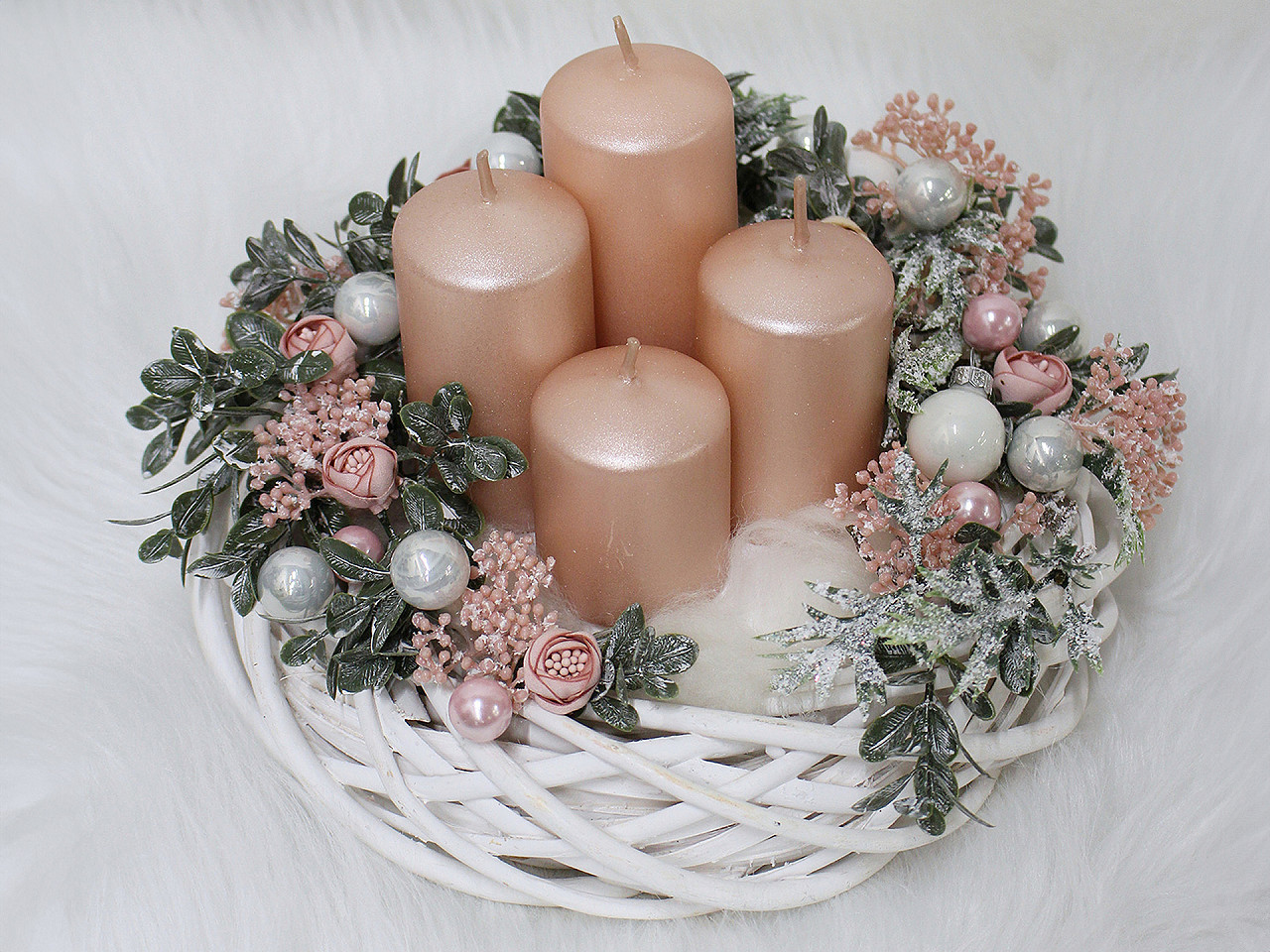 Bobițe decorative artificiale pe sârmă ø2 cm - Argintiu (10 Bucăți) Bobițe decorative artificiale pe sârmă ø2 cm - Argintiu (10 Bucăți)