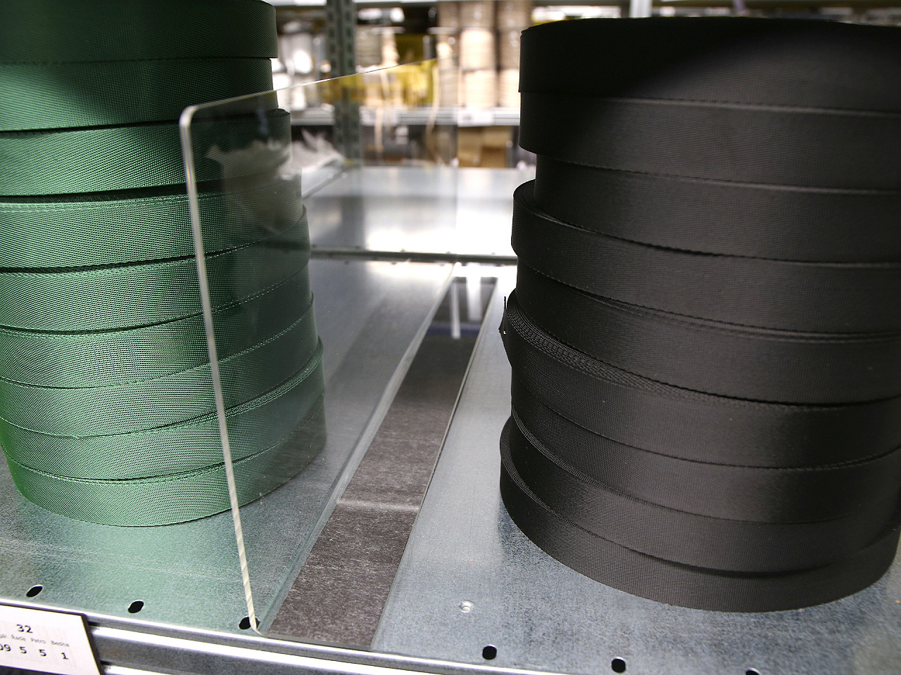 Separator magnetic pentru un raft metalic 49x20 cm - Transparent (1 Bucată)